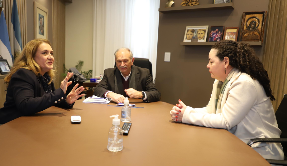 La decana Galiana junto al ministro Lanari promueven la integración de historias clínicas odontológicas