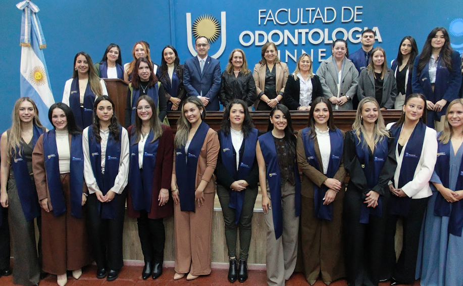 FOUNNE: 30 nuevos odontólogos celebraron su ceremonia de graduación